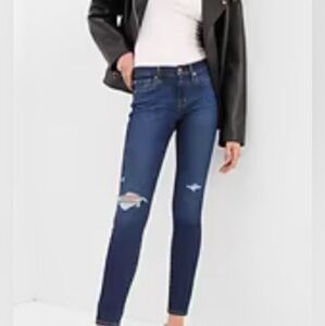Gap mid rise True Skinny dark wash jeans, size 6P (28)